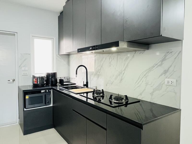 ขาย - พลีโน่ ทาวน์ สุขุมวิท-เทพารักษ์(ซ.จงศิริ)แต่งเป็นล้าน มีหลังเดียวติดถนนเมนใหญ่ใกล้ป้อมยาม, สมุทรปราการ