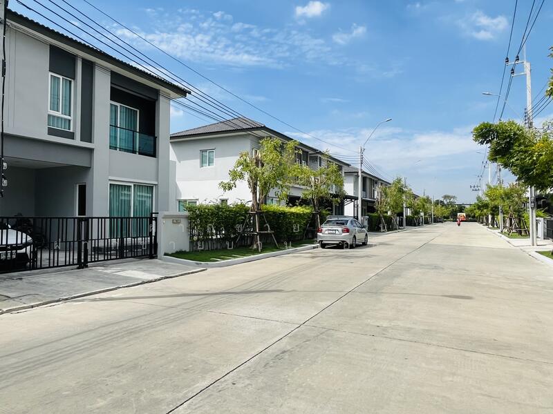 ขาย - พลีโน่ ทาวน์ สุขุมวิท-เทพารักษ์(ซ.จงศิริ)แต่งเป็นล้าน มีหลังเดียวติดถนนเมนใหญ่ใกล้ป้อมยาม, สมุทรปราการ