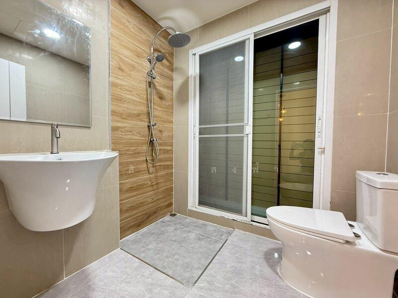 For Sale - ขายทาวน์โฮม แปลงมุม ม.เดอะเซ็นทรัล2 หนองยายบู่ ศรีราชา, Chon Buri (Pattaya)