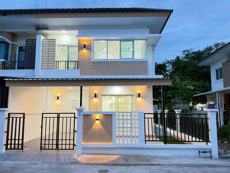 For Sale - ขายทาวน์โฮม แปลงมุม ม.เดอะเซ็นทรัล2 หนองยายบู่ ศรีราชา, Chon Buri (Pattaya)