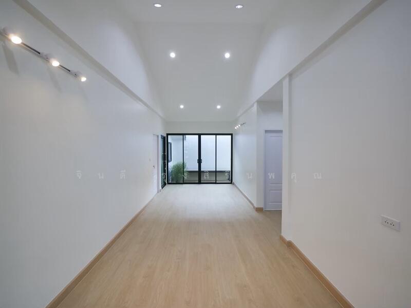 ขาย - บ้านเดี่ยวชั้นเดียว หมู่บ้านเสรี อ่อนนุช 70/1, กรุงเทพ