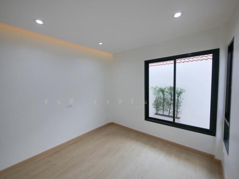 ขาย - บ้านเดี่ยวชั้นเดียว หมู่บ้านเสรี อ่อนนุช 70/1, กรุงเทพ