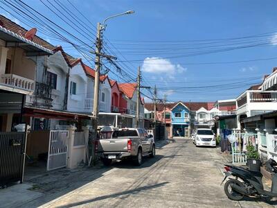 ขาย - ทาวน์เฮ้าส์ 2 ชั้น 16 ตร.ว. ทาวน์เฮ้าส์ ซอยลาดพร้าว41 แยก3, กรุงเทพ