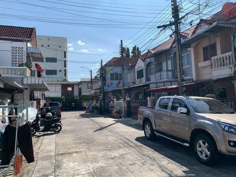 ขาย - ทาวน์เฮ้าส์ 2 ชั้น 16 ตร.ว. ทาวน์เฮ้าส์ ซอยลาดพร้าว41 แยก3, กรุงเทพ