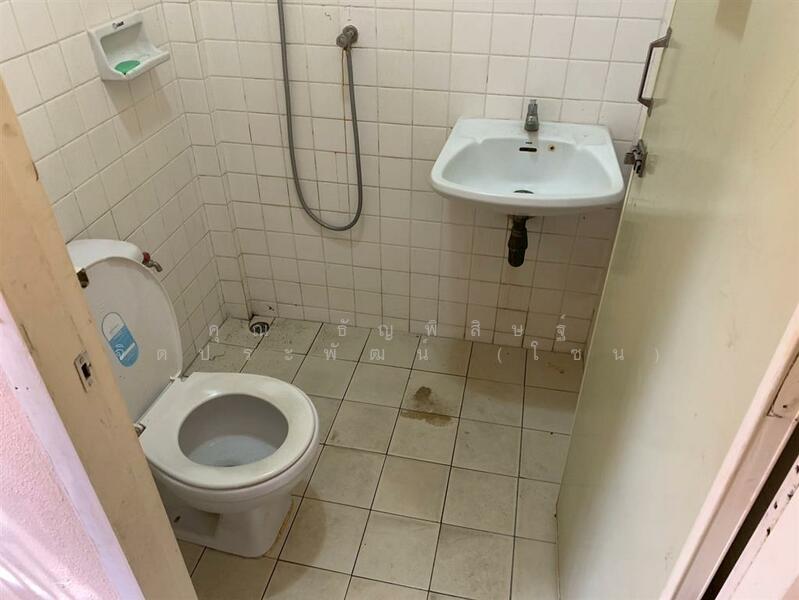 ขาย - ทาวน์เฮ้าส์ 2 ชั้น 16 ตร.ว. ทาวน์เฮ้าส์ ซอยลาดพร้าว41 แยก3, กรุงเทพ