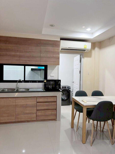 For Rent - ทาวน์เฮ้าส์ให้เช่าเดือนละ 19,000 บาท ใกล้โฮมโปรสันทรายเพียง 5 นาที No.11H580, Chiang Mai