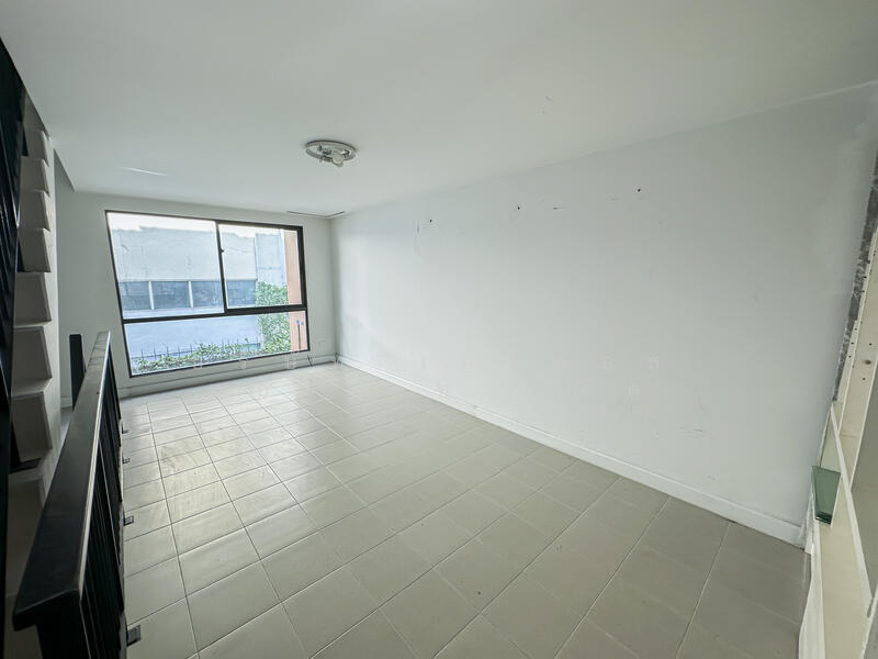 ให้เช่า - ให้เช่า อาคารพาณิชย์ (ห้องริม) 3.5 ชั้น สิริ อเวนิว เพชรเกษม 81 ( Siri avenue phetkasem 81 ), กรุงเทพ