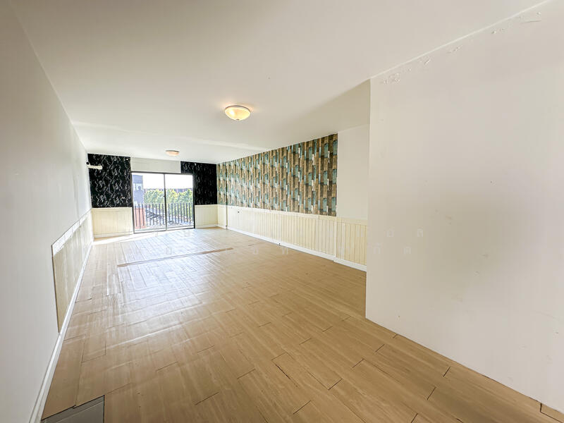 ให้เช่า - ให้เช่า อาคารพาณิชย์ (ห้องริม) 3.5 ชั้น สิริ อเวนิว เพชรเกษม 81 ( Siri avenue phetkasem 81 ), กรุงเทพ