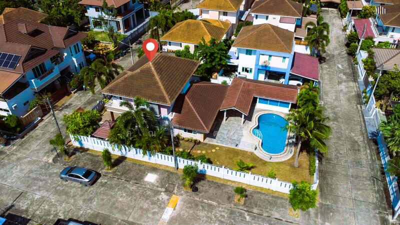 ขาย - ขายบ้านเดี่ยวหลังมุมพื้นที่ใหญ่ 385 ตร.ม. พร้อมสระน้ำ หมู่บ้านคูณสุข 2 ติดถนนสุขุมวิท อยู่เองก็ได้, ชลบุรี