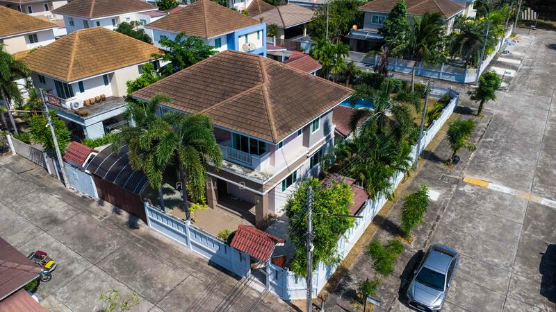 ขาย - ขายบ้านเดี่ยวหลังมุมพื้นที่ใหญ่ 385 ตร.ม. พร้อมสระน้ำ หมู่บ้านคูณสุข 2 ติดถนนสุขุมวิท อยู่เองก็ได้, ชลบุรี