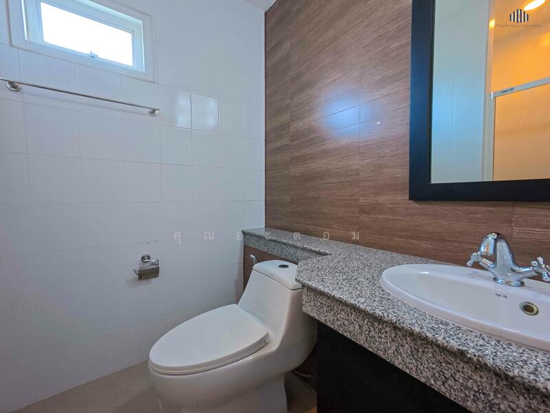 ขาย - ขายบ้านเดี่ยวหลังมุมพื้นที่ใหญ่ 385 ตร.ม. พร้อมสระน้ำ หมู่บ้านคูณสุข 2 ติดถนนสุขุมวิท อยู่เองก็ได้, ชลบุรี