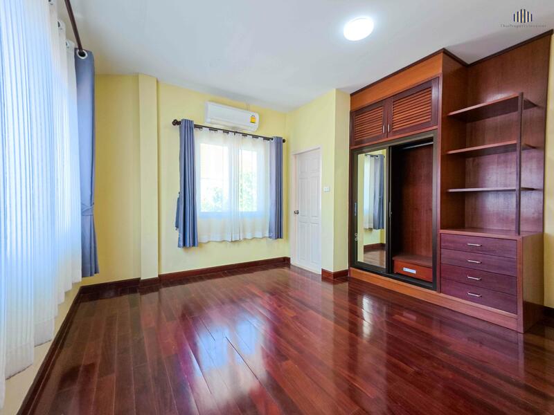 ขาย - ขายบ้านเดี่ยวหลังมุมพื้นที่ใหญ่ 385 ตร.ม. พร้อมสระน้ำ หมู่บ้านคูณสุข 2 ติดถนนสุขุมวิท อยู่เองก็ได้, ชลบุรี