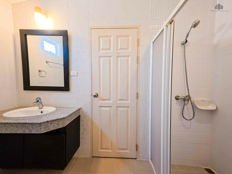 ขาย - ขายบ้านเดี่ยวหลังมุมพื้นที่ใหญ่ 385 ตร.ม. พร้อมสระน้ำ หมู่บ้านคูณสุข 2 ติดถนนสุขุมวิท อยู่เองก็ได้, ชลบุรี