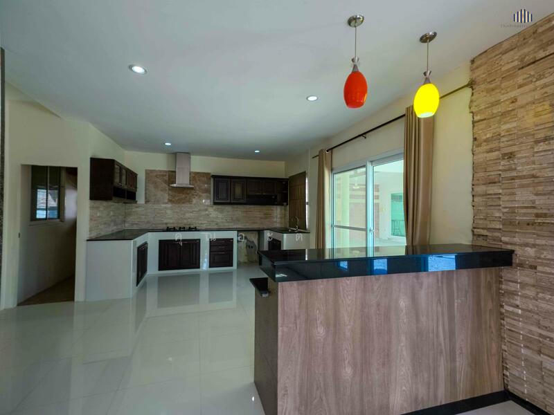 ขาย - ขายบ้านเดี่ยวหลังมุมพื้นที่ใหญ่ 385 ตร.ม. พร้อมสระน้ำ หมู่บ้านคูณสุข 2 ติดถนนสุขุมวิท อยู่เองก็ได้, ชลบุรี