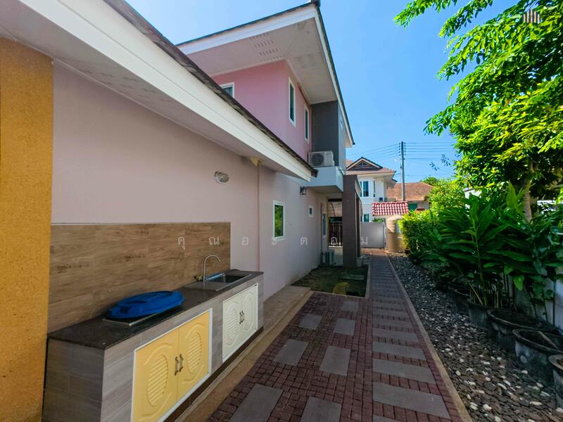 ขาย - ขายบ้านเดี่ยวหลังมุมพื้นที่ใหญ่ 385 ตร.ม. พร้อมสระน้ำ หมู่บ้านคูณสุข 2 ติดถนนสุขุมวิท อยู่เองก็ได้, ชลบุรี