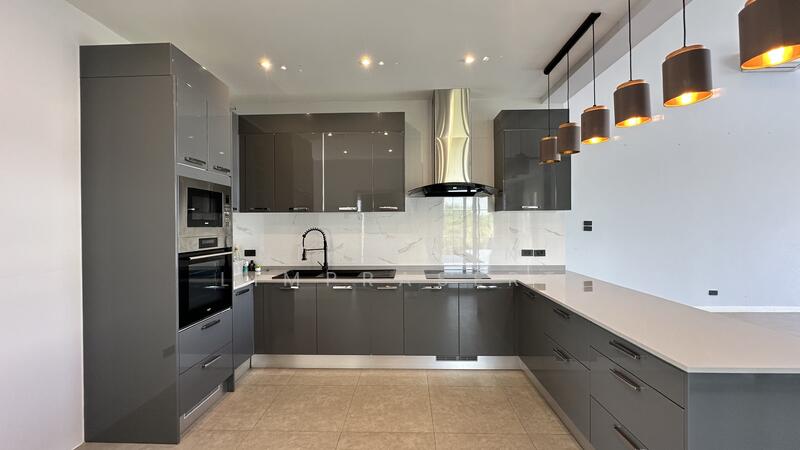 ครัวเปิด พร้อมเครื่องครัวบิ้วอิน