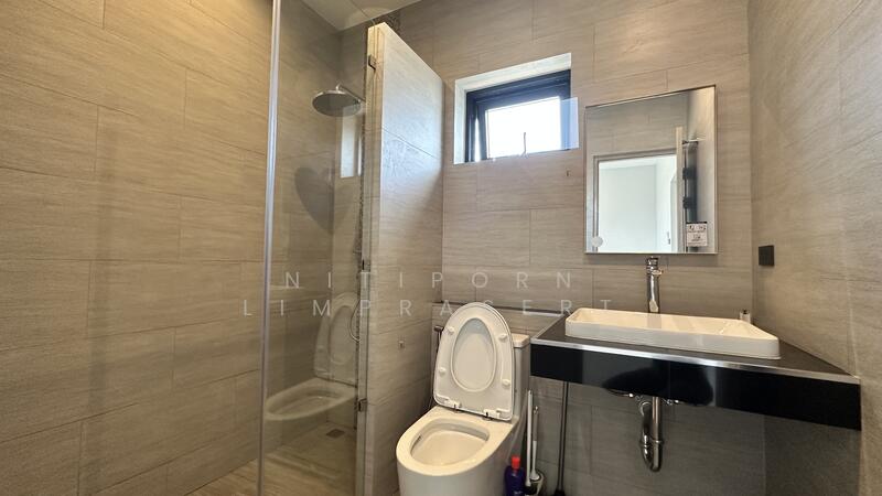 ห้องน้ำในห้องนอน 3