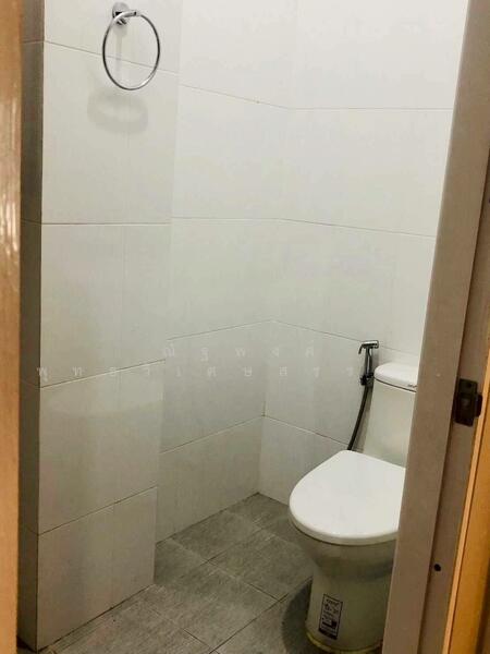 For Sale - ขายทำเลค้าขายอาคารพาณิชย์ 4 ชั้น รีโนเวทสวยโซนมั่งมีนคร-คลองหลวง เหมาะทำคาเฟ่/HomeOffice, Pathum Thani