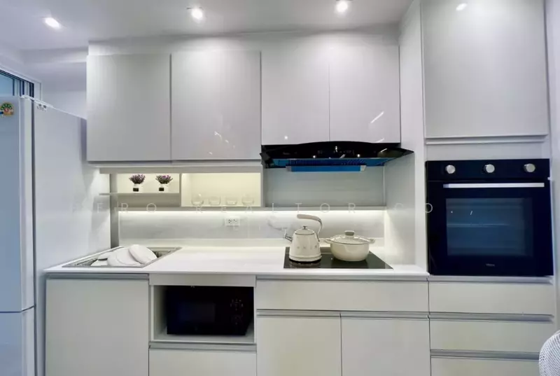 ขาย - ขายคอนโด Fortune Condo Town นราธิวาส 24 ใกล้ BTS ช่องนนทรี BRE26243, กรุงเทพ