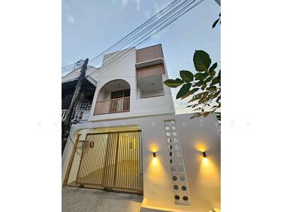 ขาย - ทาวน์โฮม แยกควงสิงห์, เชียงใหม่