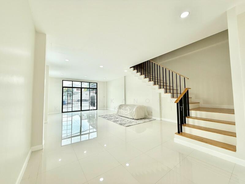 ขาย - ทาวน์โฮมใหม่! ใกล้รถไฟฟ้า 3 ห้องนอน หลังมุม แจ้งวัฒนะซอย 6 ใกล้รถไฟฟ้าหลักสี่, กรุงเทพ