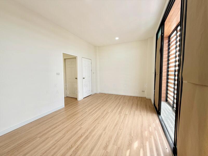 ขาย - ทาวน์โฮมใหม่! ใกล้รถไฟฟ้า 3 ห้องนอน หลังมุม แจ้งวัฒนะซอย 6 ใกล้รถไฟฟ้าหลักสี่, กรุงเทพ