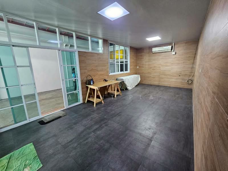 Commercial building for rent on Rama 3 (SPSAD3721), กรุงเทพ, พระราม 3, ช่องนนทรี, ยานนาวา, กรุงเทพ, 576 ตร.ม., ตึกแถว-อาคารพาณิชย์ ให้เช่า, โดย Agent Pla, 500061510 - DDproperty.com