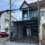 ทาวน์เฮ้าส์ หลังมุม ซ.ช่างอากาศอุทิศ16, กรุงเทพ