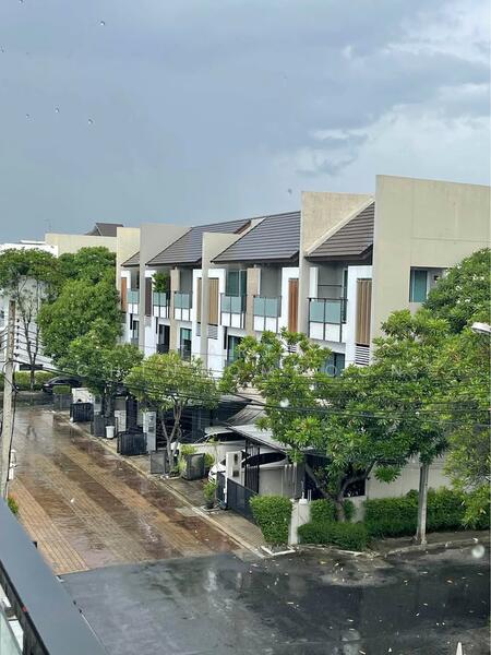 For Sale - 3-BR Townhouse, Bangkok