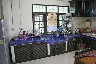 ขาย - บ้าน 2-ห้องนอน, กรุงเทพ