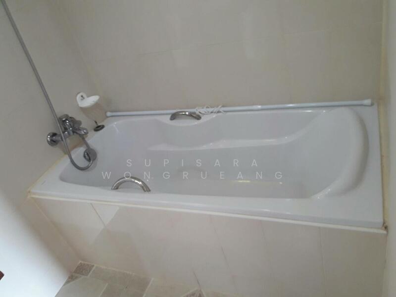 ให้เช่า - Royal Castle Sukhumvit : รอยัล คาสเซอร์ สุขุมวิท, กรุงเทพ