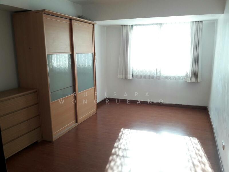 ให้เช่า - Royal Castle Sukhumvit : รอยัล คาสเซอร์ สุขุมวิท, กรุงเทพ