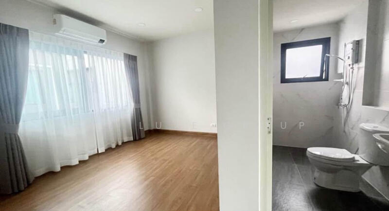 Centro Bangna, Samut Prakan, 111 Soi 3, Bang Kaeo, Bang Plee, Samut Prakan, 4 Bedrooms, 280 sqm, Single Detached House For Rent, by The Luxe Group, 500062192 - DDproperty.com