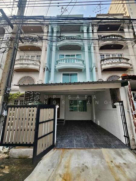 For Rent - 5-BR Townhouse, Bangkok