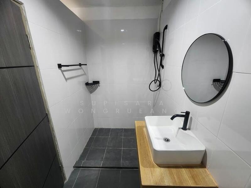 For Rent - 5-BR Townhouse, Bangkok