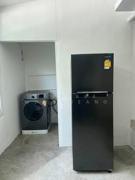 For Rent - 5-BR Townhouse, Bangkok