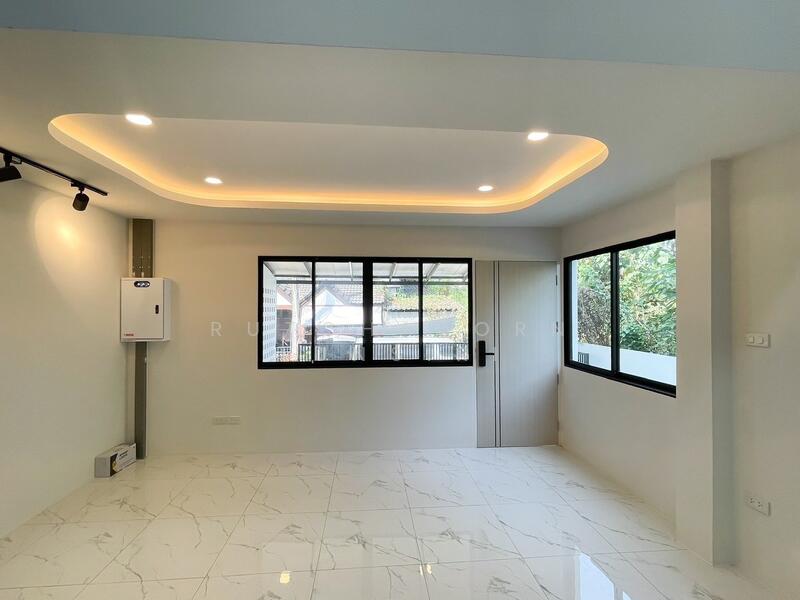 For Rent - ทาวน์เฮ้าส์ให้เช่าเดือนละ 20,000 บาท ใกล้เซ็นทรัลแอร์พอร์ตเพียง 10 นาที No.9H989, Chiang Mai