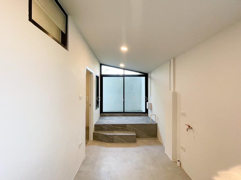 For Rent - ทาวน์เฮ้าส์ให้เช่าเดือนละ 20,000 บาท ใกล้เซ็นทรัลแอร์พอร์ตเพียง 10 นาที No.9H989, Chiang Mai