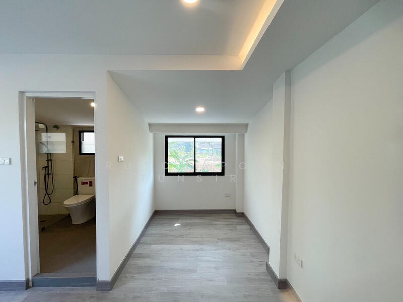 For Rent - ทาวน์เฮ้าส์ให้เช่าเดือนละ 20,000 บาท ใกล้เซ็นทรัลแอร์พอร์ตเพียง 10 นาที No.9H989, Chiang Mai