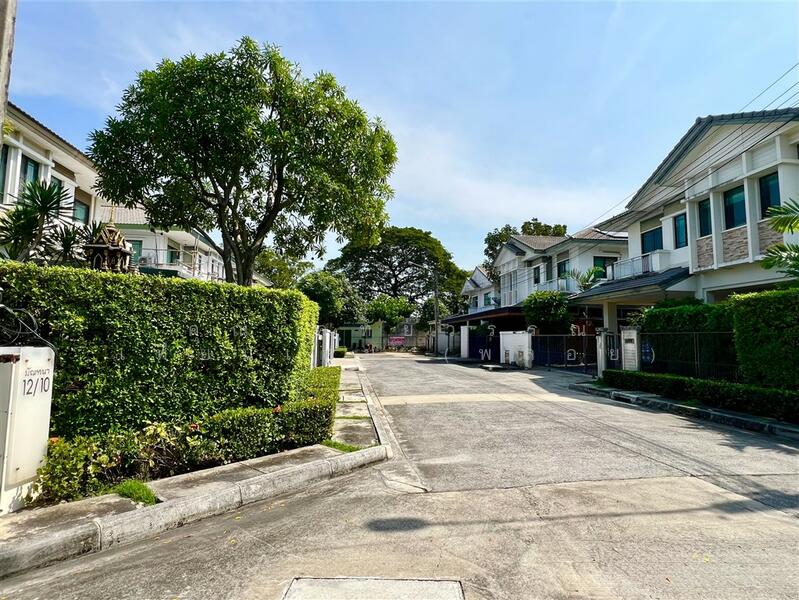 Mantana Lake Watcharapol, Bangkok, Sukhaphiban 5 Road, O-Ngoen, Sai Mai, Bangkok, 3 Bedrooms, 300 sqm, Single Detached House For Sale, by คุณ คทัยวรรณ เทียนเสม (พลอย), 500062604 - DDproperty.com