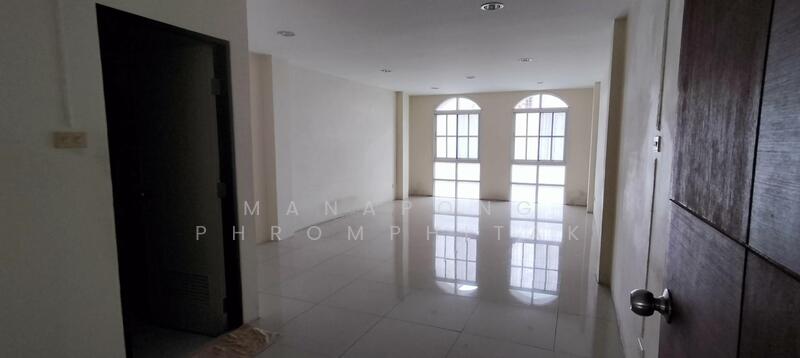 For Sale - 4-BR Townhouse, Bangkok