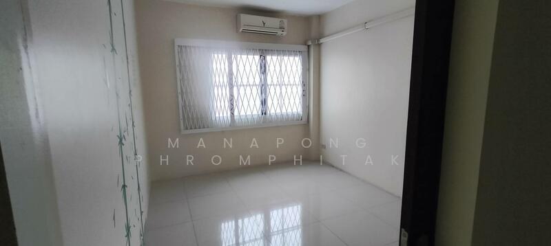 For Sale - 4-BR Townhouse, Bangkok