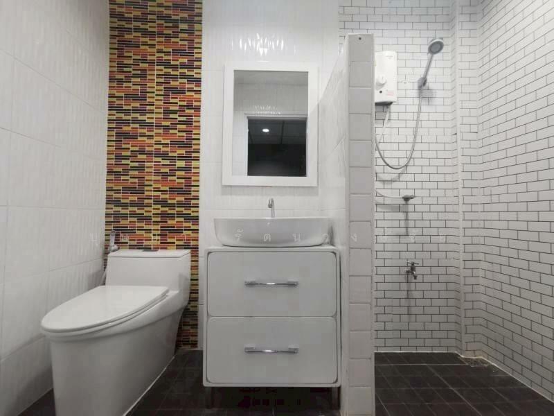 ให้เช่า - รีโนเวทใหม่ ทำเลเอกชัย 46 ซ.กำนันแม้น 13 แยก 27 ให้เช่าทาวน์เฮ้าส์ 2 ชั้น บ้านสวย พร้อมอยู่, กรุงเทพ