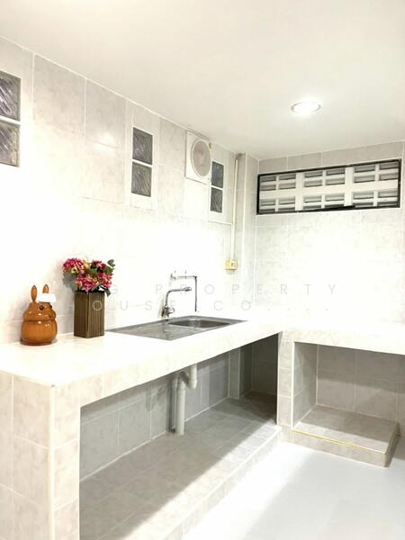 ให้เช่า - หมู่บ้านสรานนท์ บางกะปิ : Saranon Village Bang kapi, กรุงเทพ