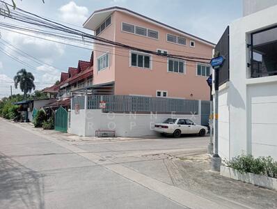 ขาย - บ้านเดี่ยว 2 ชั้น ใกล้สถานีรถไฟฟ้าบางกระสอ อ.เมืองนนทบุรี นนทบุรี, นนทบุรี