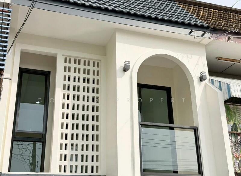 ขาย - ทาวน์เฮาส์ 2 ชั้น เสนานิคม 1, กรุงเทพ