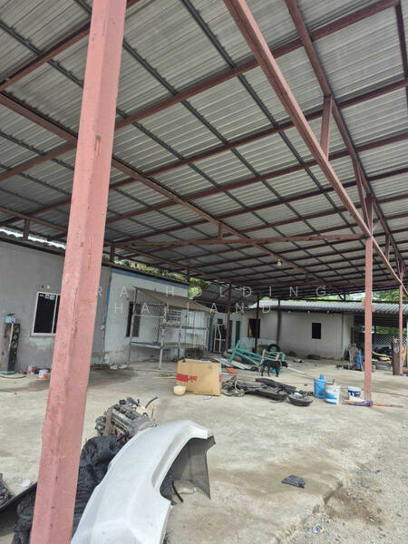 ให้เช่า - พร้อมสิ่งปลูกสร้าง, ชลบุรี