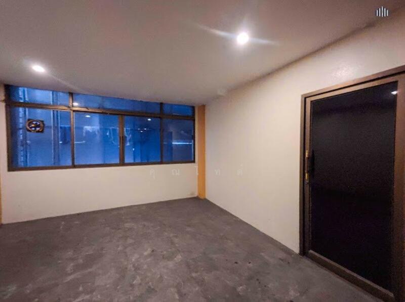 ขาย - เหมาะทำออฟฟิศ คลังสินค้า และมีชั้นใต้ดิน ขายตึกแถว 4.5 ชั้น4 คูหา 70 ตรว. ติดถนน จรัญสนิทวงศ์, กรุงเทพ