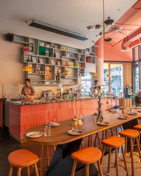 ให้เช่า - Restaurant space for rent in the Ekkamai-Sukhumvit Bts direct access, กรุงเทพ