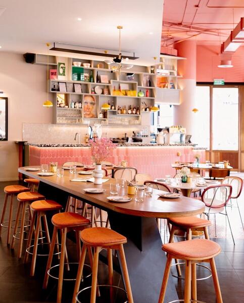 ให้เช่า - Restaurant space for rent in the Ekkamai-Sukhumvit Bts direct access, กรุงเทพ